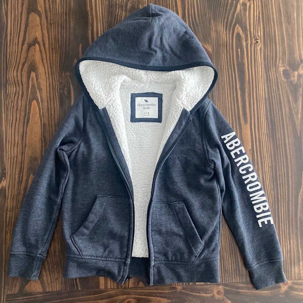 Boys Abercrombie Jacket/Hoodie Size 7/8 Dark Gray Sherpa-Lined Kids Zip Up